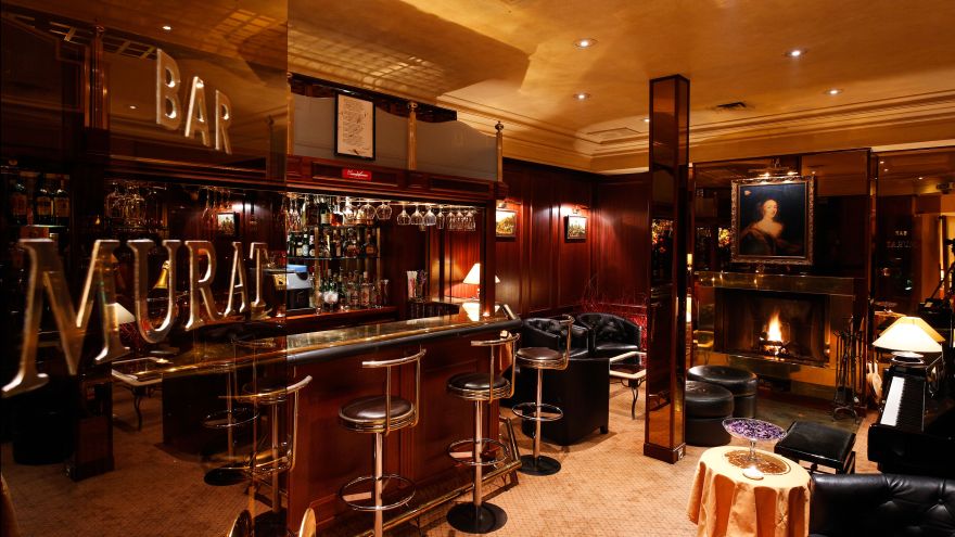 bar